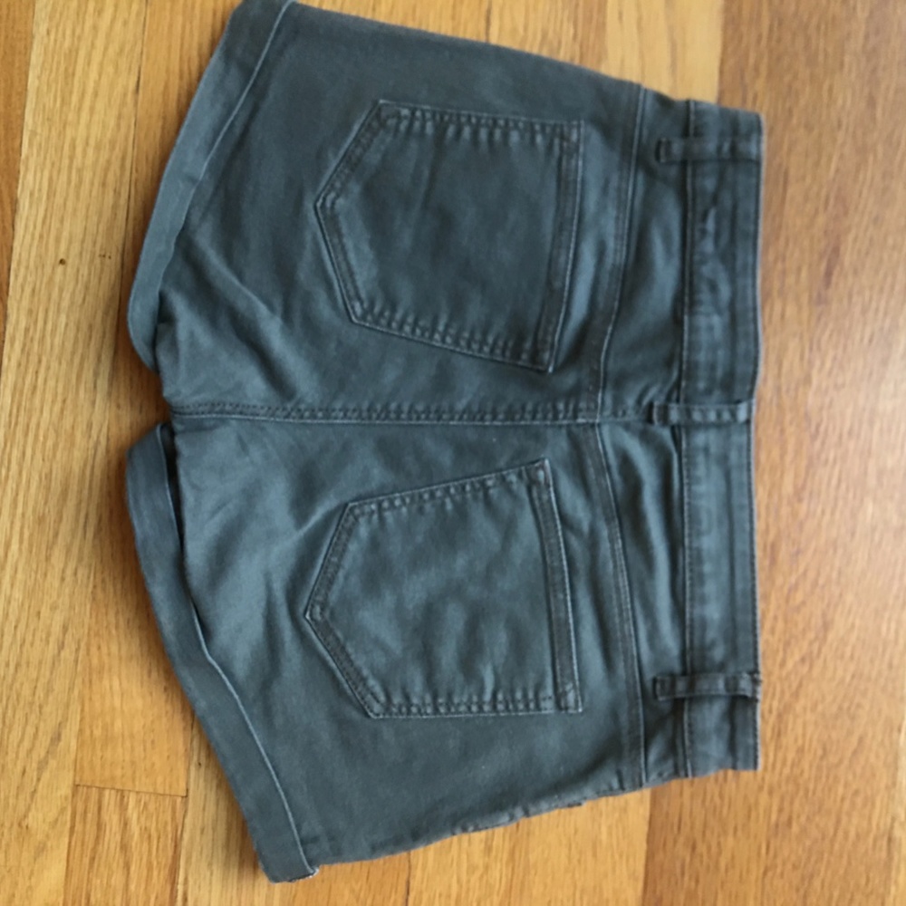 H&M Shorts - Picture 8 of 9